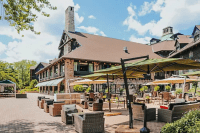 Le Riverain, Fairmont Le Chateau Montebello, Quebec, Canada
