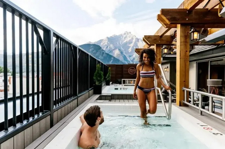 Rooftop Hot Tub, Mount Royal Hotel, Banff, Canada