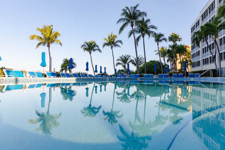 Swimming Pool, Pink Shell Beach Resort & Marina, Fort Myers Beach, Florida