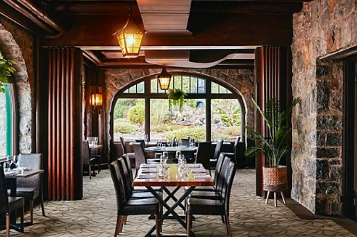 Aux Chantignoles, Fairmont Le Chateau Montebello, Quebec, Canada