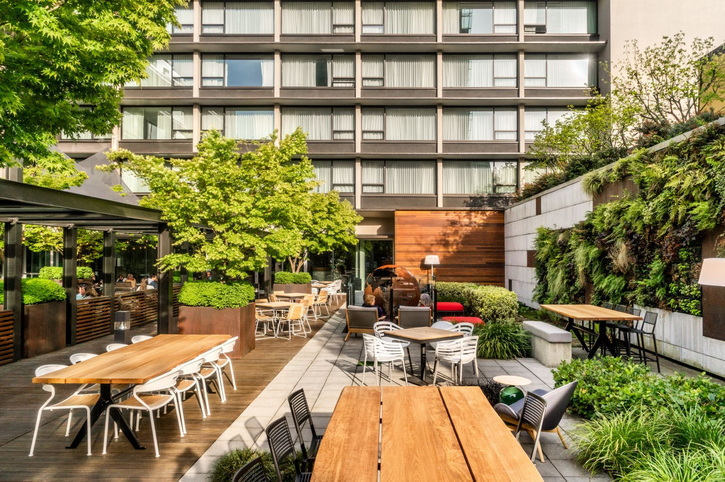 Courtyard, Hotel Zags, Portland