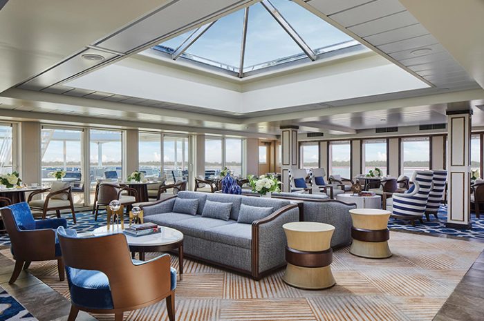 Sky Lounge, American Serenade, Mississippi Riverboat, American Cruise Lines