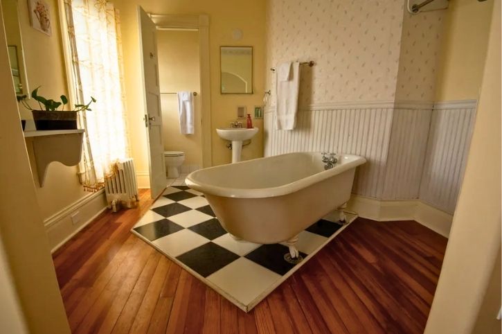 Bathroom, The Boho Buffalo Inn, Buffalo, Wyoming