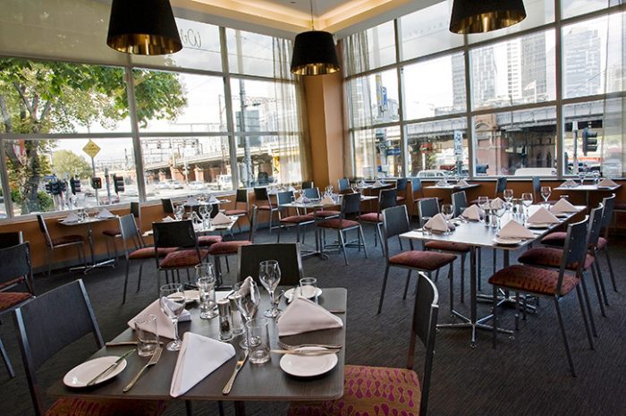 Café and bar, Clarion Suites Gateway