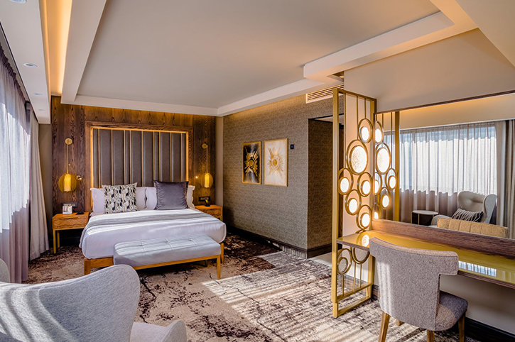 Deluxe Bedroom, Sandton Sun & Towers, Sandton, Johannesburg, South Africa