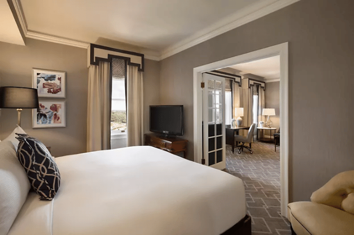 Fairmont Hotel Macdonald, Edmonton - Lois Hole suite