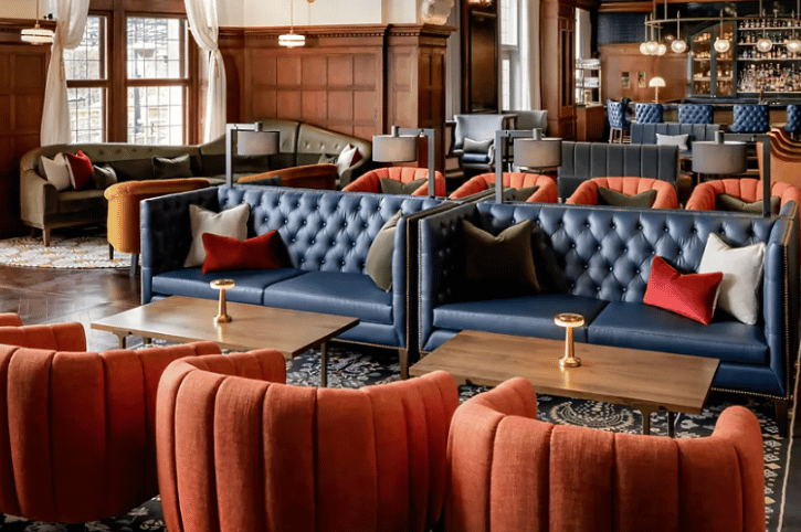 Fairmont Hotel Macdonald - bar