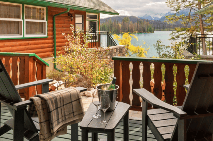 Fairmont Jasper Park Lodge, suite balcony