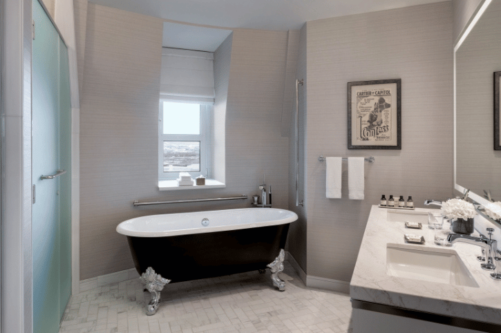 Fairmont Le Chateau Frontenac - bathroom