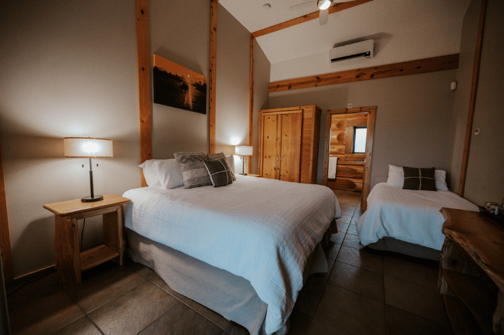 Fraser River Lodge Duluxe Room