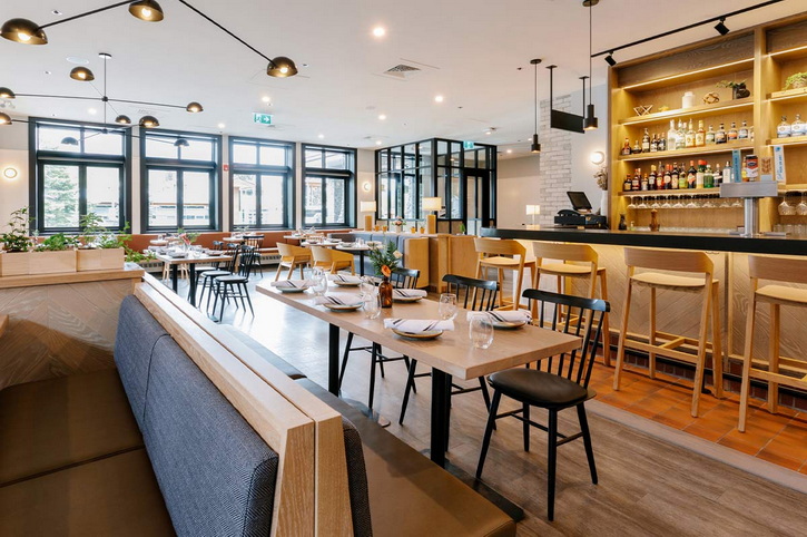 Dining, Elk + Avenue Hotel, Banff, Canada