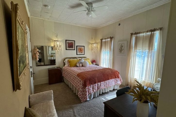 Guest Room, The Boho Buffalo Inn, Buffalo, Wyoming