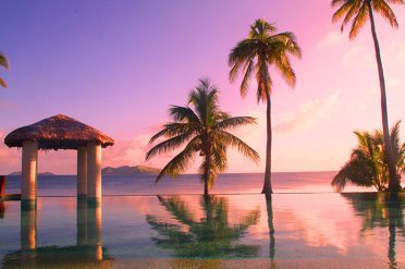 Mana Island Resort Infinity Pool and Ocean