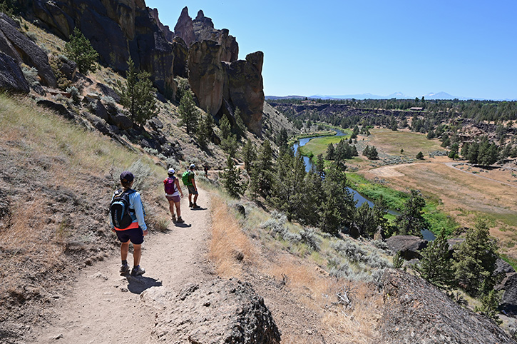 Hiking Misery Ridge Trail, Smith Rock State Park, America