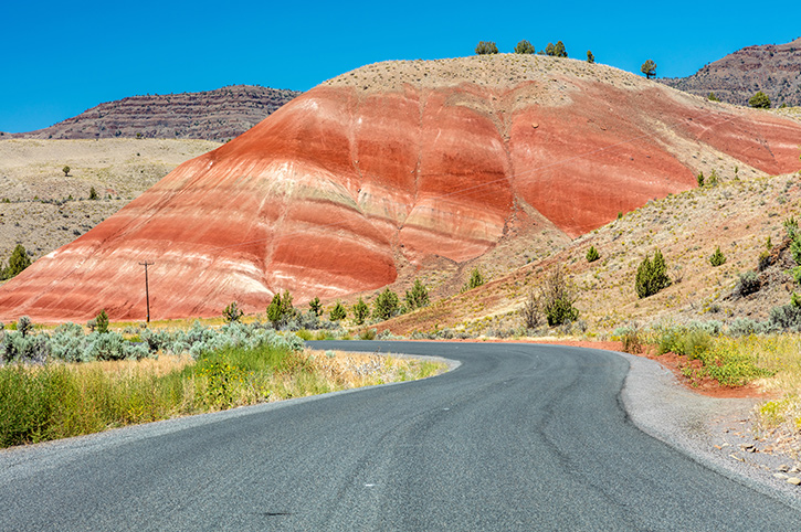 Road to the Painted Hills, Oregon, America