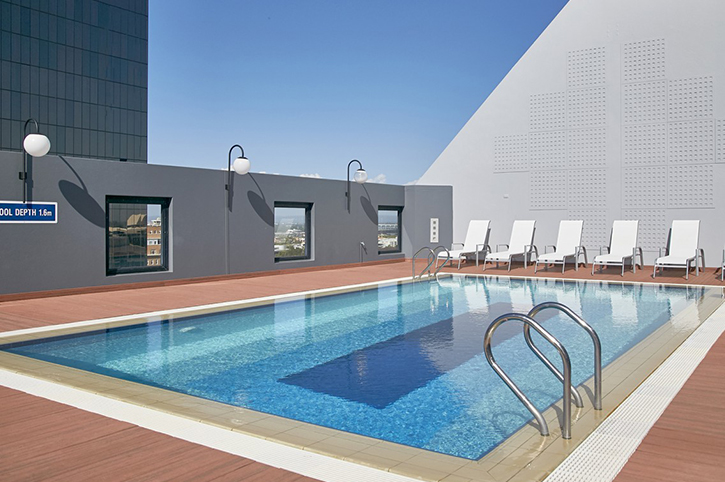 Heated rooftop swimming pool, Mercure Perth, Western Australia