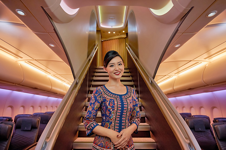 Female cabin crew, Singapore Airlines