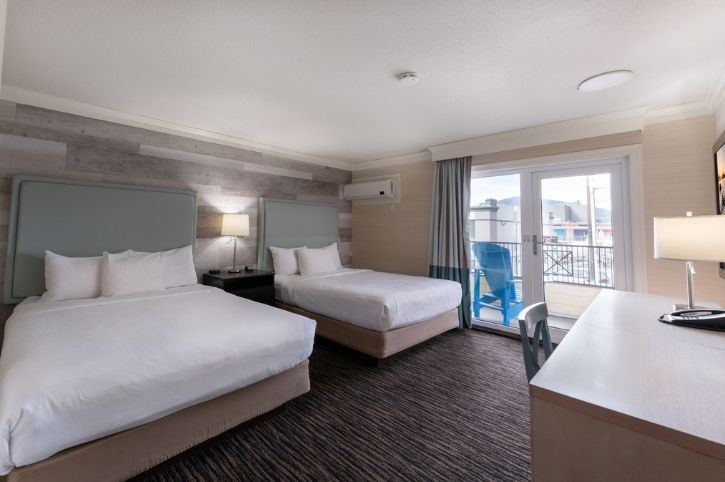 Standard Room, Prestige Beach House, Kelowna, British Columbia