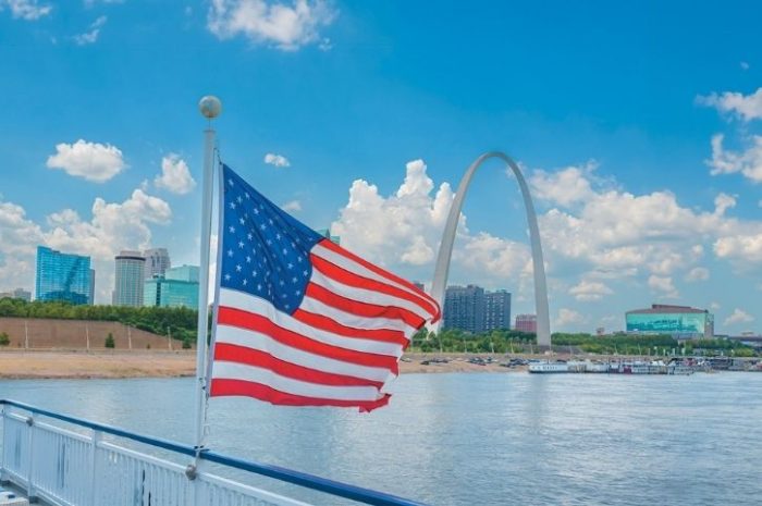 The Gateway Arch from the Mississippi River, St Louis