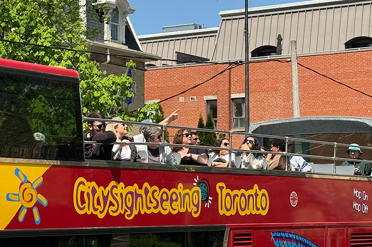 Toronto Hop-on Hop-off sightseeing bus tour
