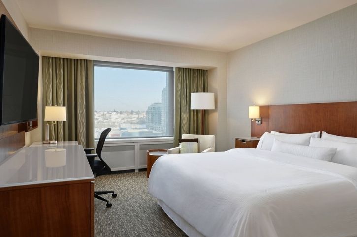 Traditional Room, Westin Calgary