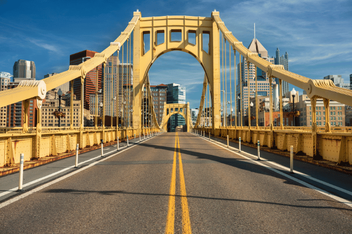 Allegheny River, Roberto Clemente Bridge, Pittsburgh, Pennsylvania USA