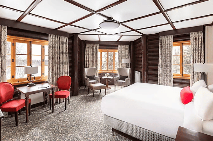 Suite, Fairmont Le Chateau Montebello, Quebec, Canada