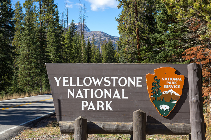 Yellowstone National Park sign, USA