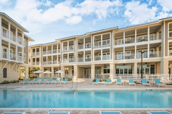 Swimming Pool, Waterline Villas & Marina, Anna Maria Island, Florida