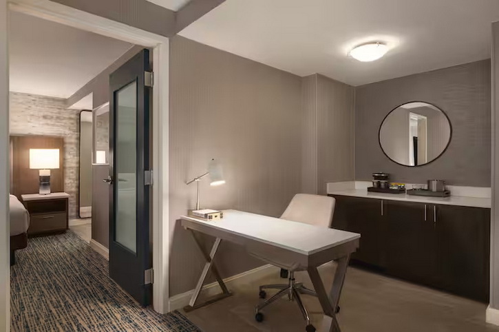 1 Bedroom Suite, Office Space, Hilton Tampa Downtown, Florida